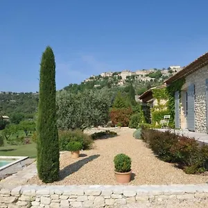 https://in-gordes-facing-the-entire-luberon-park-a-beautiful-5.fr-provencehotel.com