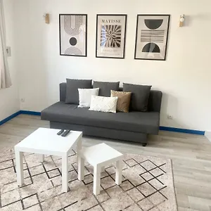 https://appartements-du-bourg-wifi-clim.midi-pyreneeshotels.com